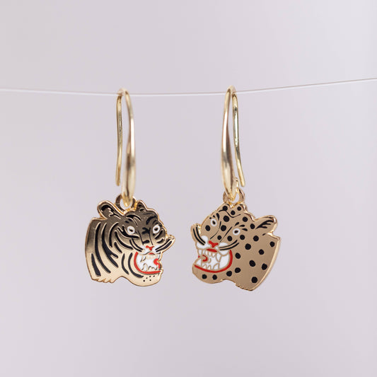 Boucles d'oreilles dépareillées "Big Cats Only" - Plaqué or 18k | par Kristina Micotti